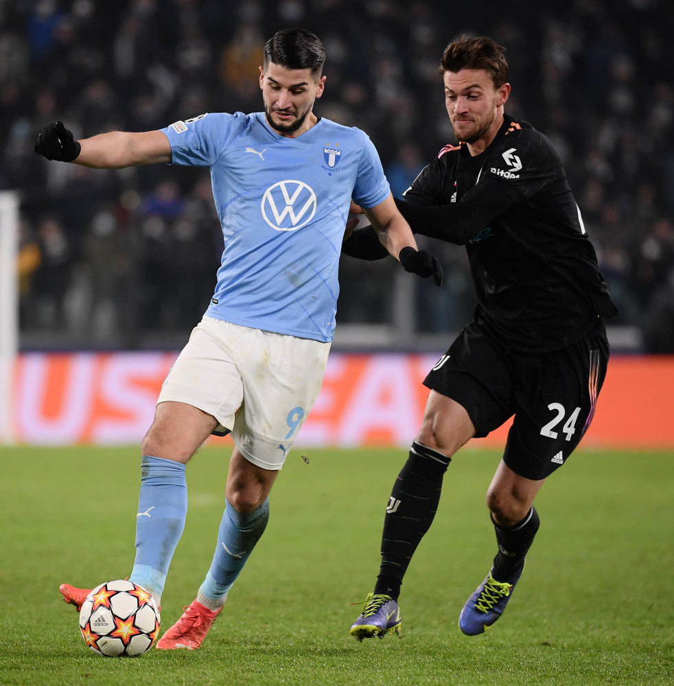 罗马诺：拜仁已经在考虑为伦纳特-卡尔再提供一份新合同