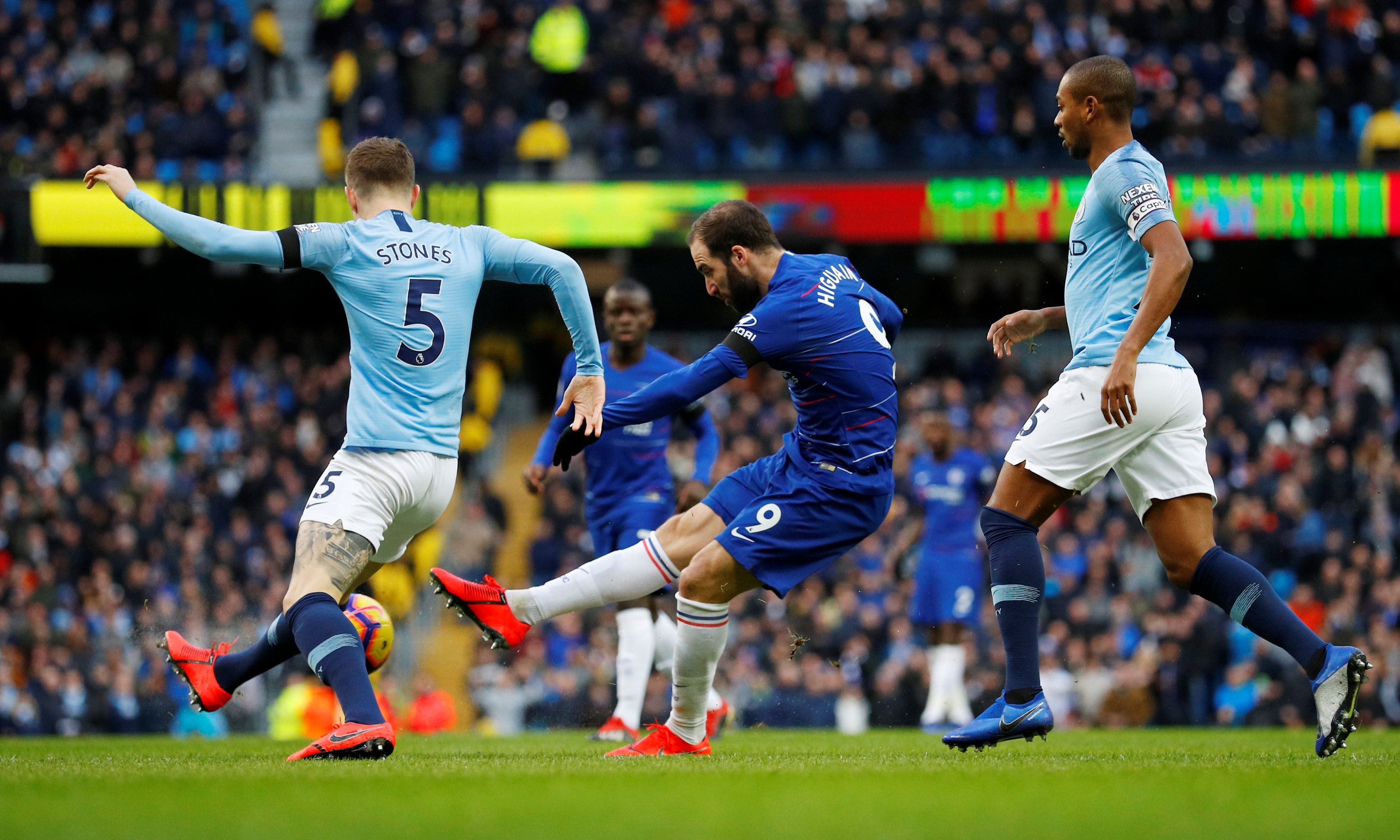 拜仁欲出售门将努贝尔，英超或成唯一出路