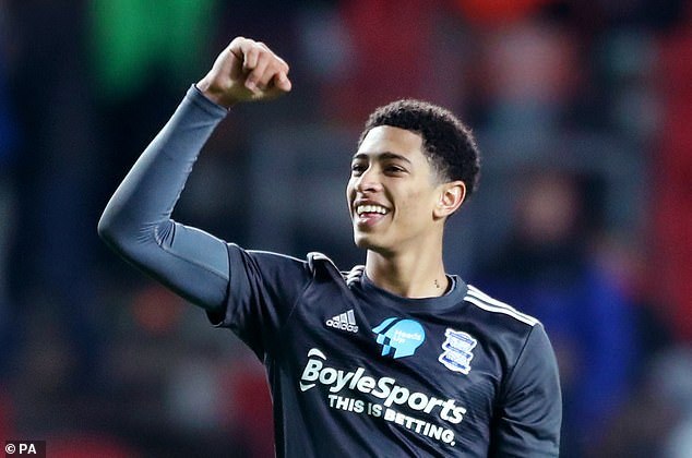 凯文-麦卡利斯特：当然想参加世界杯，阿根廷右后卫竞争很激烈