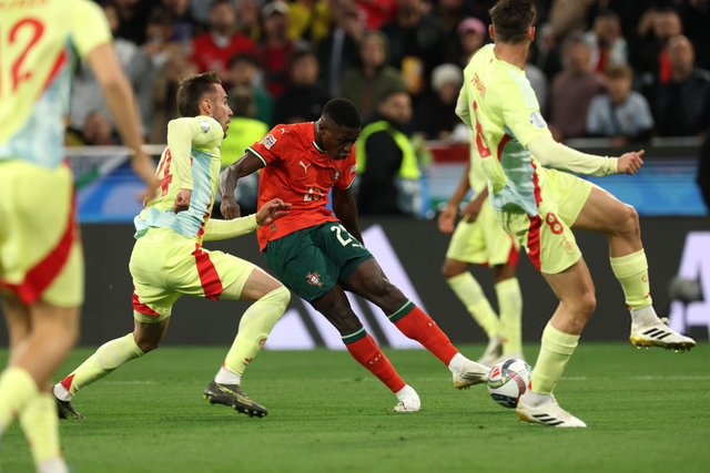 本世纪德甲戴帽次数前十：莱万领跑凯恩第三