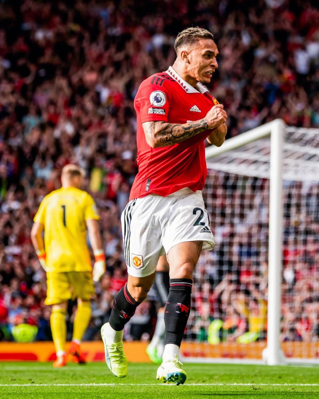 热议成都被罚：想出前5排空场的是人才；应重罚肇事者轻罚俱乐部