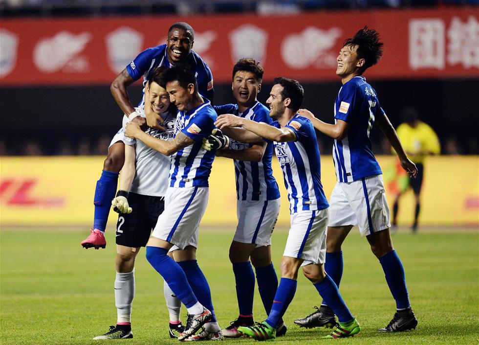 霍伊伦德：从曼联到那不勒斯的传奇转变