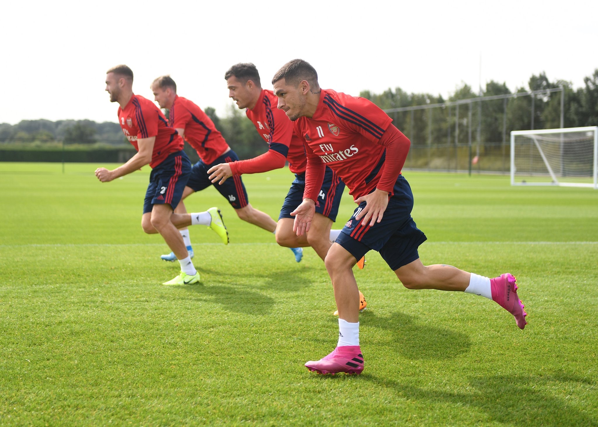 意媒：铃木彩艳可能因为手部骨折缺阵三个月，明年2至3月复出