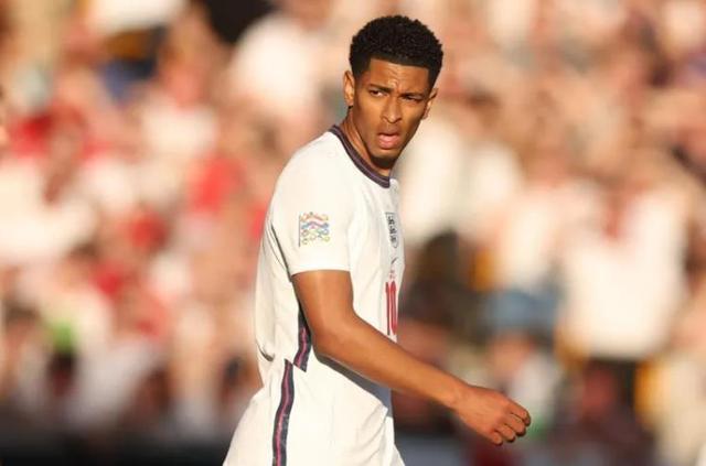 意甲焦点战：国际米兰4-0大胜科莫，路易斯·恩里克闪耀圣西罗